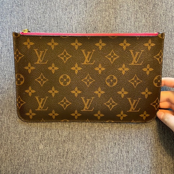 Louis Vuitton Handbags - Louis Vuitton Neverfull MM Pochette